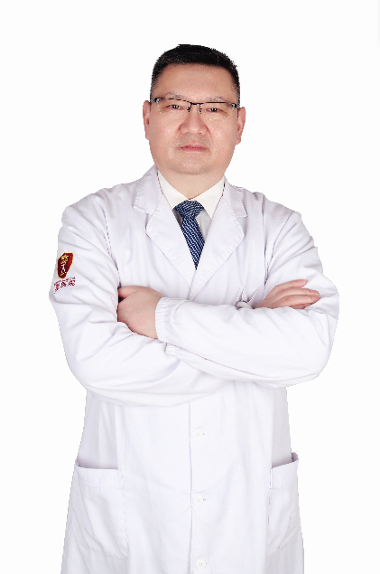 咸阳秦都九龙医院专业医生身着白大褂的形象展示