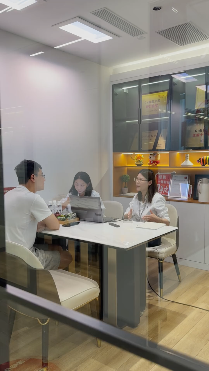 上海禧佳装饰旗下言午工作实拍(方案洽谈/工地巡检/陪同选材)